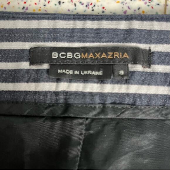 BCBG MAXARIA Mini Skirt Striped Button Front Size 8 - Picture 6 of 6